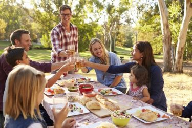 Benefits of Meeting New People When Travelling